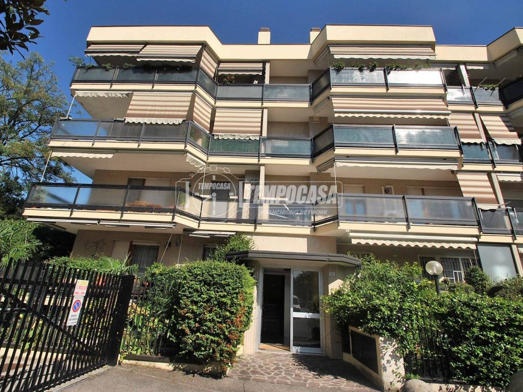 Appartamento a Arese in Via Luigi Einaudi - Foto 4