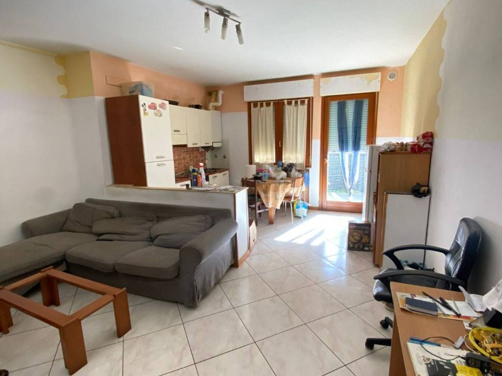 Appartamento a Castiglione delle stiviere in Via Pietro Nenni - Foto 5