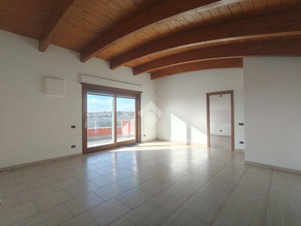 Attico / mansarda a San fermo della battaglia in Via Figino, 4 - Foto 3