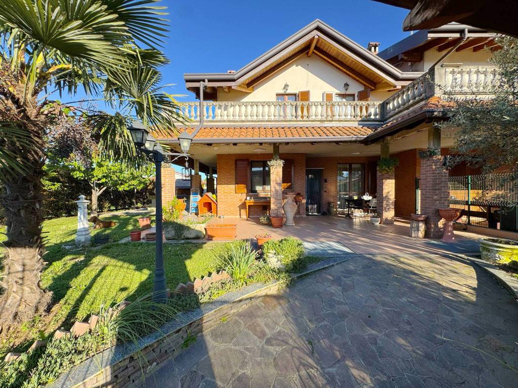 Villa a Locate varesino in Via Papa Giovanni XXIII - Foto 4