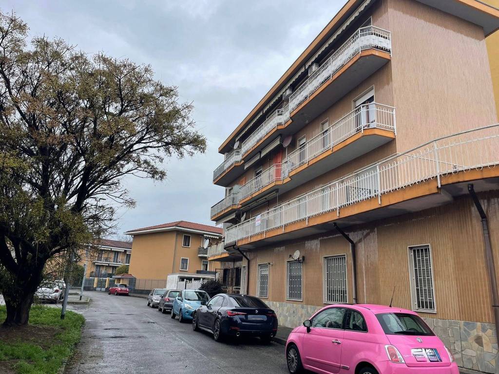 Appartamento a Bareggio in Via Radice Fossati, 4 - Foto 2
