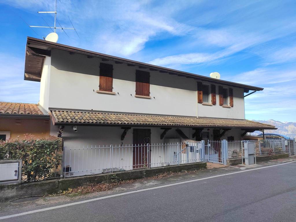 Appartamento a Brenzone sul garda in Via Fasse, 20 - Foto 2