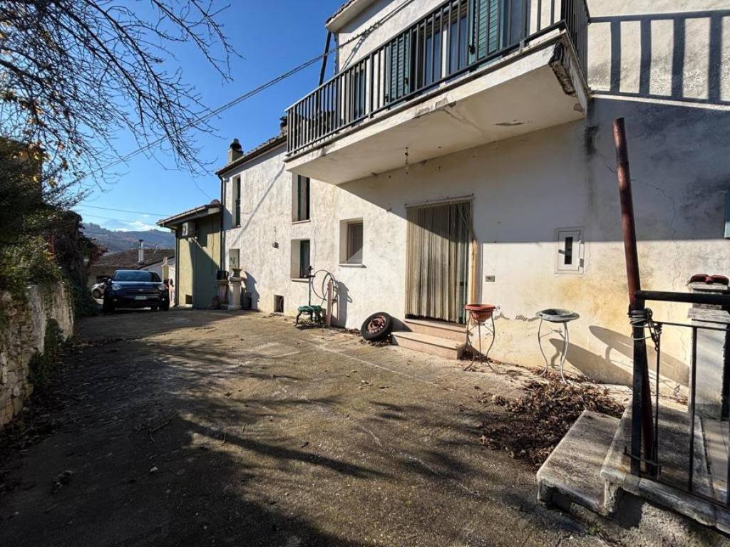 Casa indipendente a Cermignano in Località Villa Compagni, 5 - Foto 2