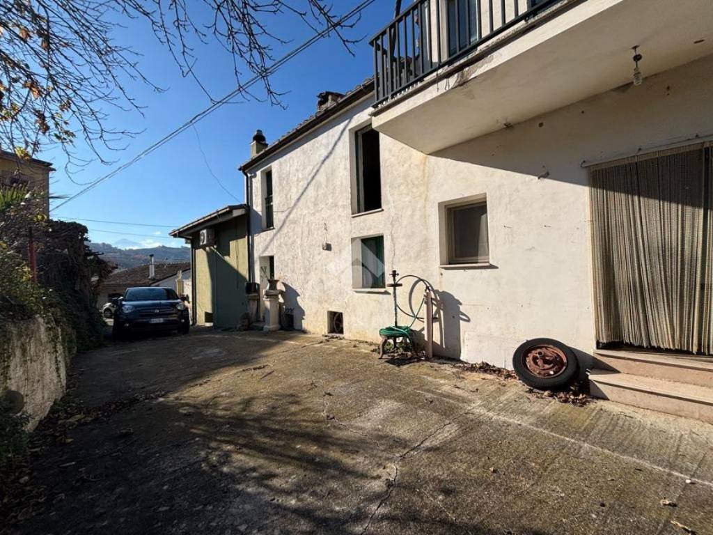 Casa indipendente a Cermignano in Località Villa Compagni, 5 - Foto 3