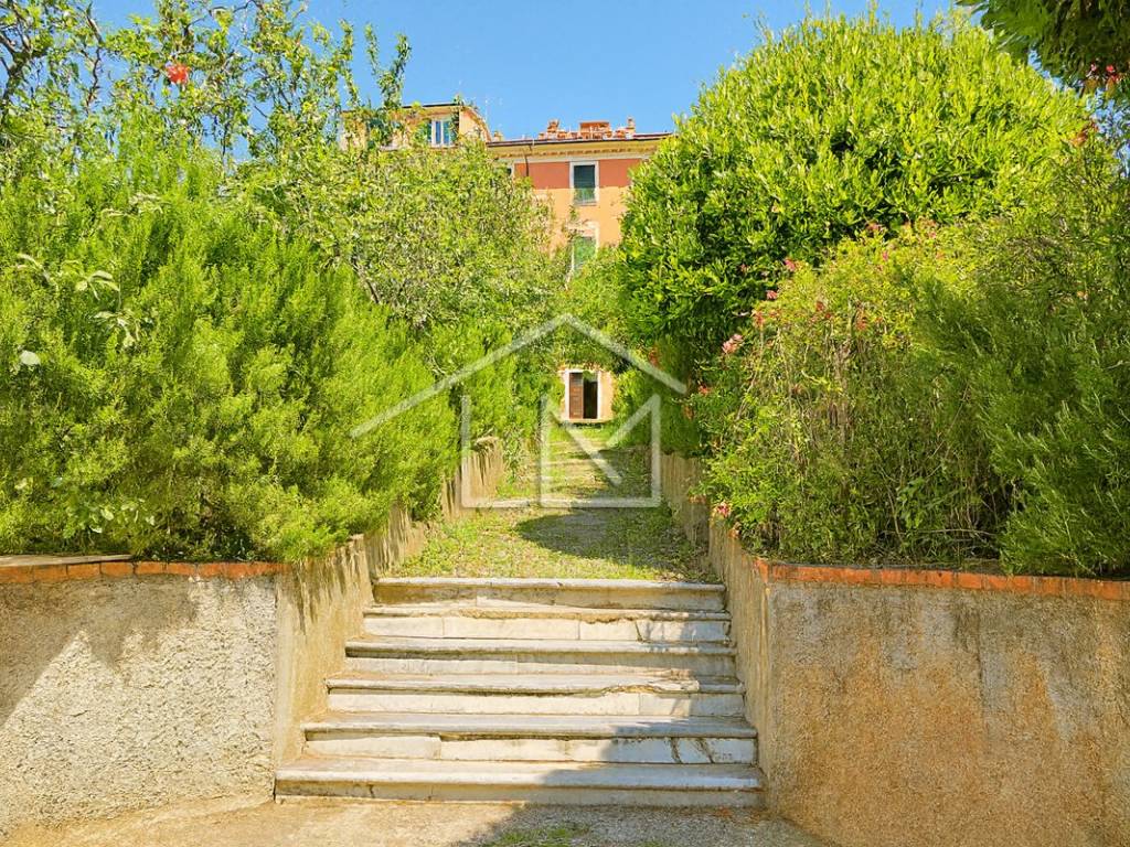 Appartamento a Lerici in Via Giacomo Matteotti-Lerici, 23 - Foto 2