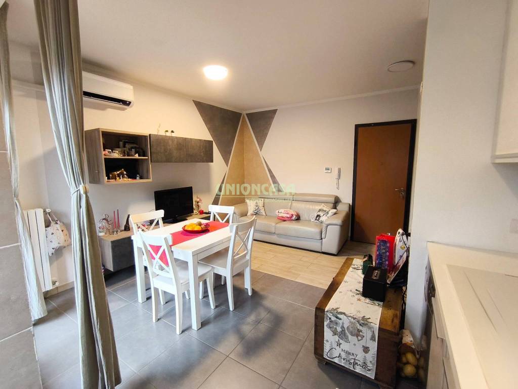 Appartamento a Tradate in Via Carlo Rossini - Foto 3