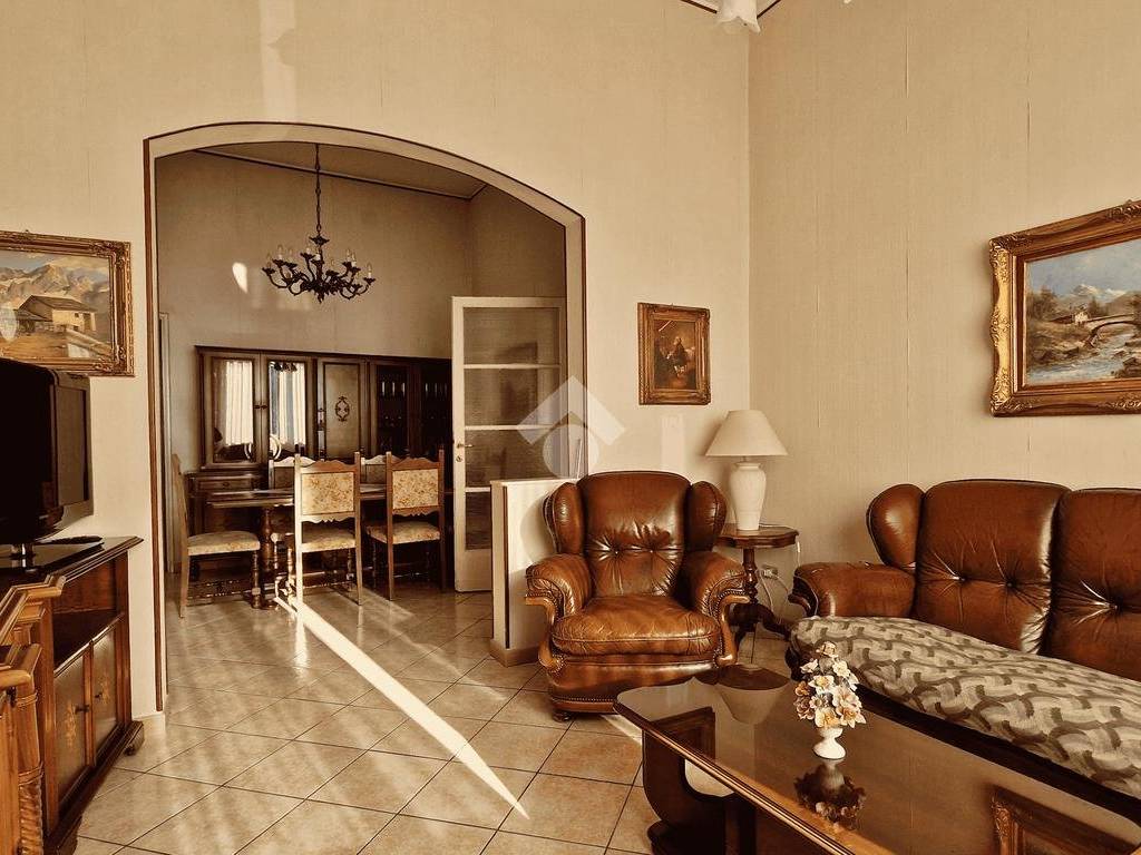 Villa a Gallarate in Via Federico Villoresi, 8 - Foto 3