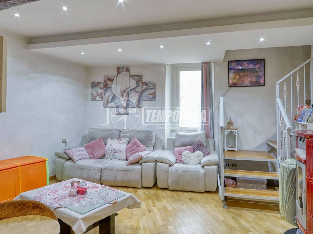 Appartamento a Arcisate in Via Alessandro Manzoni, 15 - Foto 3