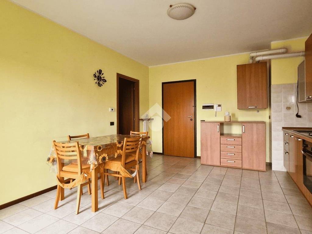 Appartamento a Gallarate in Via Olona, 19 - Foto 2