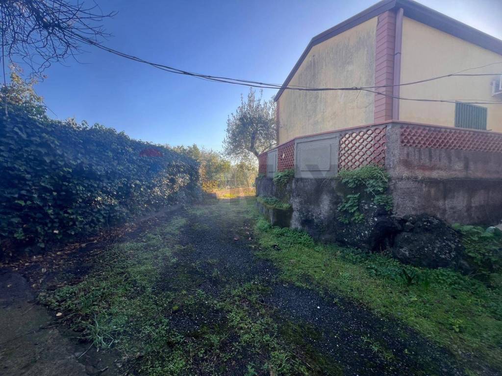 Casa indipendente a San pietro clarenza in Via Roma, 199 - Foto 2
