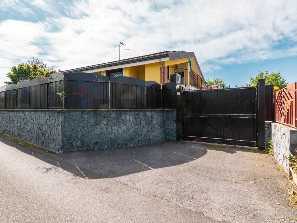 Villa a San giovanni la punta in Via del Pozzo - Foto 2