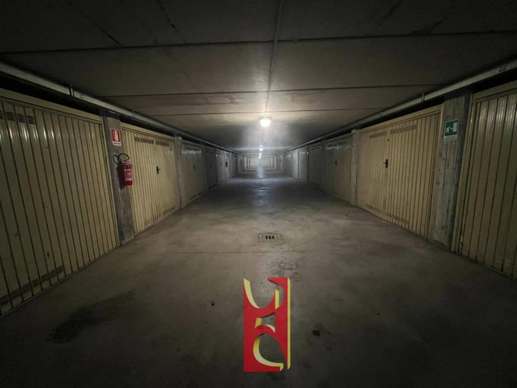 Box / garage a Gallarate in Via Monte Cristallo - Foto 3