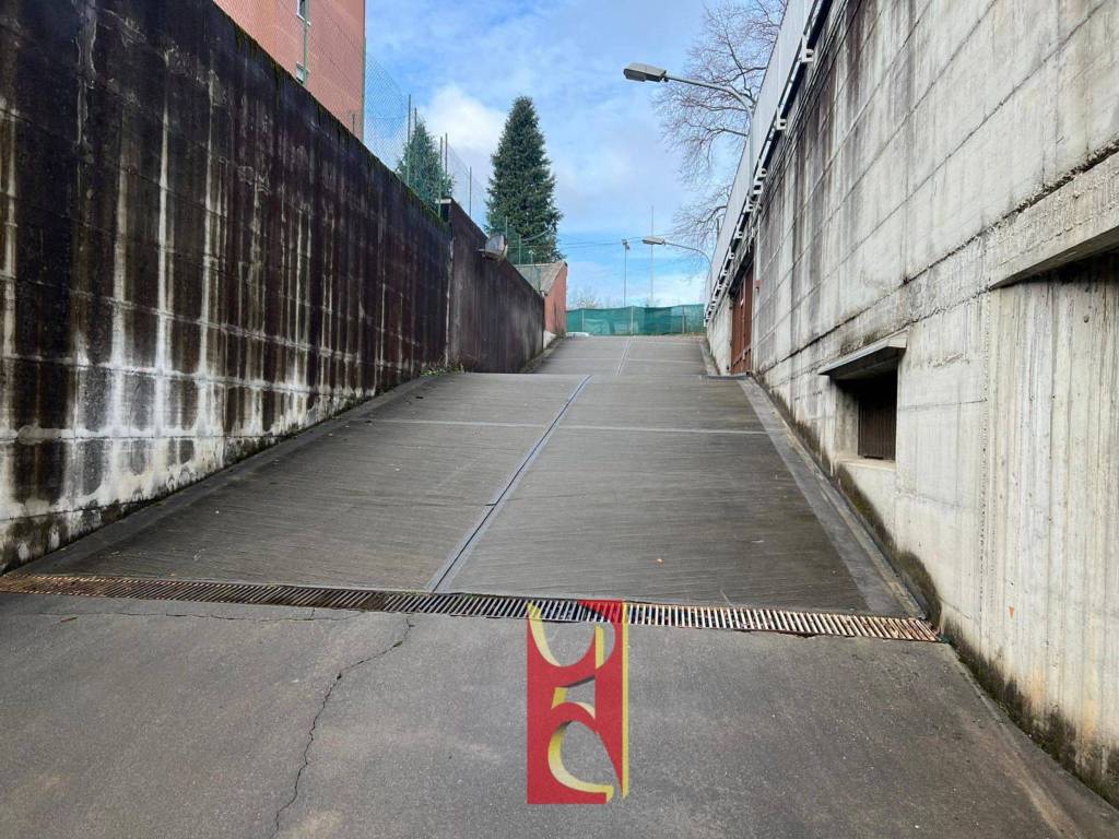 Box / garage a Gallarate in Via Monte Cristallo - Foto 5