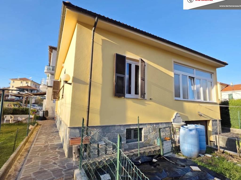 Villa a Carcare in Strada Provinciale Marghero Plodio Carcare - Foto 2