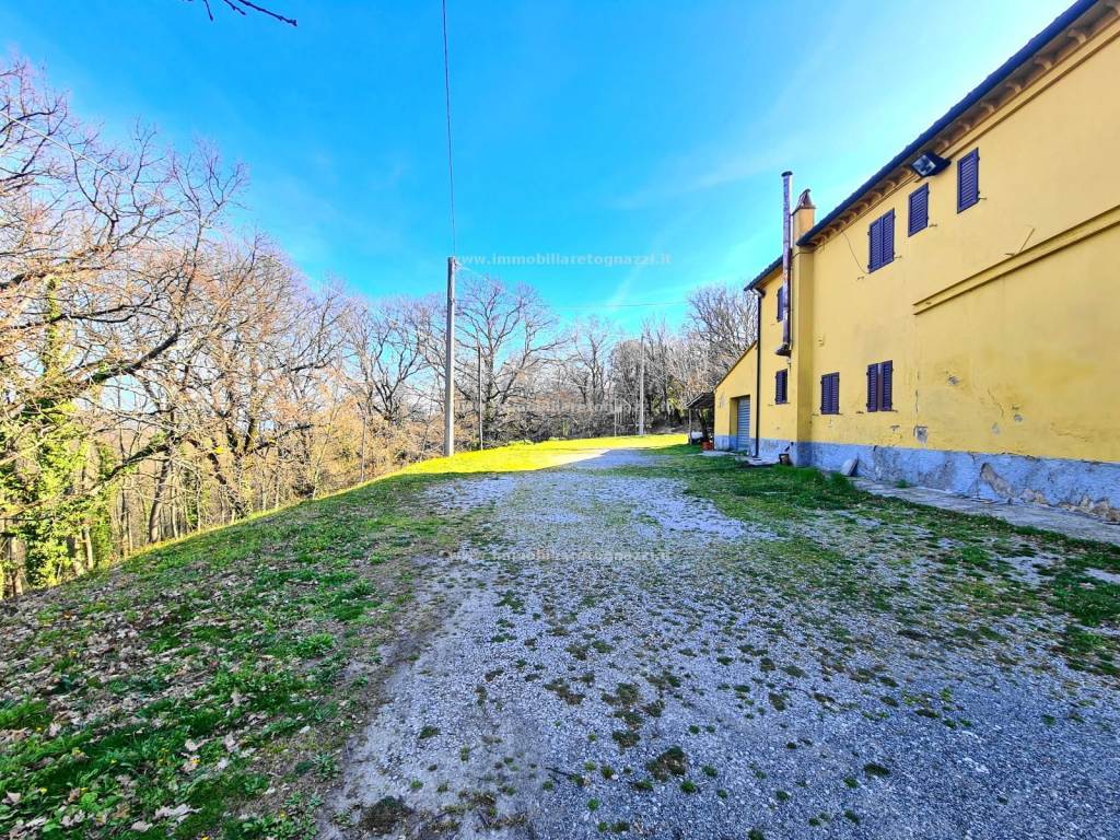 Rustico / casale a Gambassi terme in Zona campagna - Foto 3