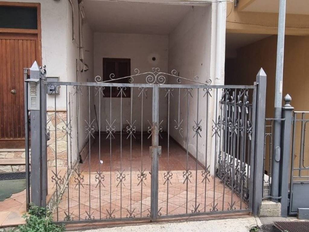 Appartamento a Piana degli albanesi in Via Francesco Crispi, 149 - Foto 3
