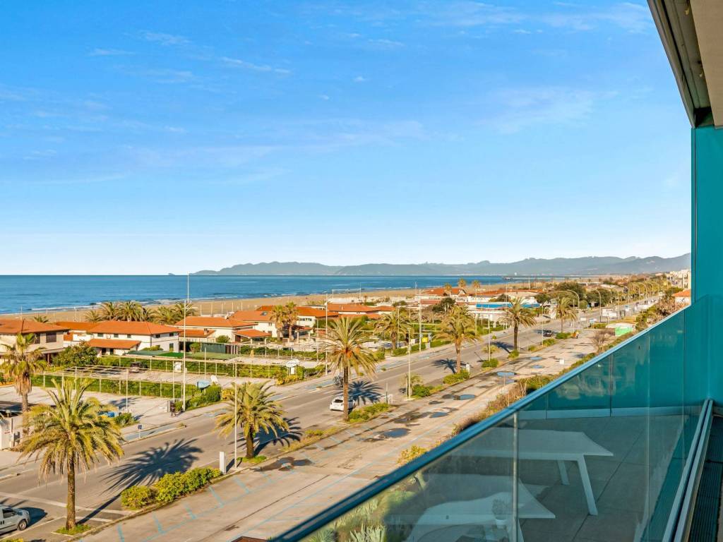 Appartamento a Camaiore in viale sergio bernardini, 345 - Foto 2