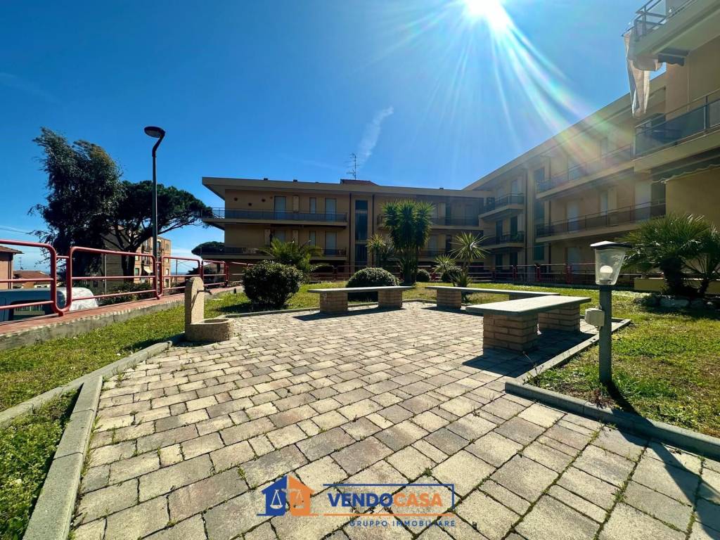 Appartamento a Loano in Viale Enrico Toti, 11 - Foto 2