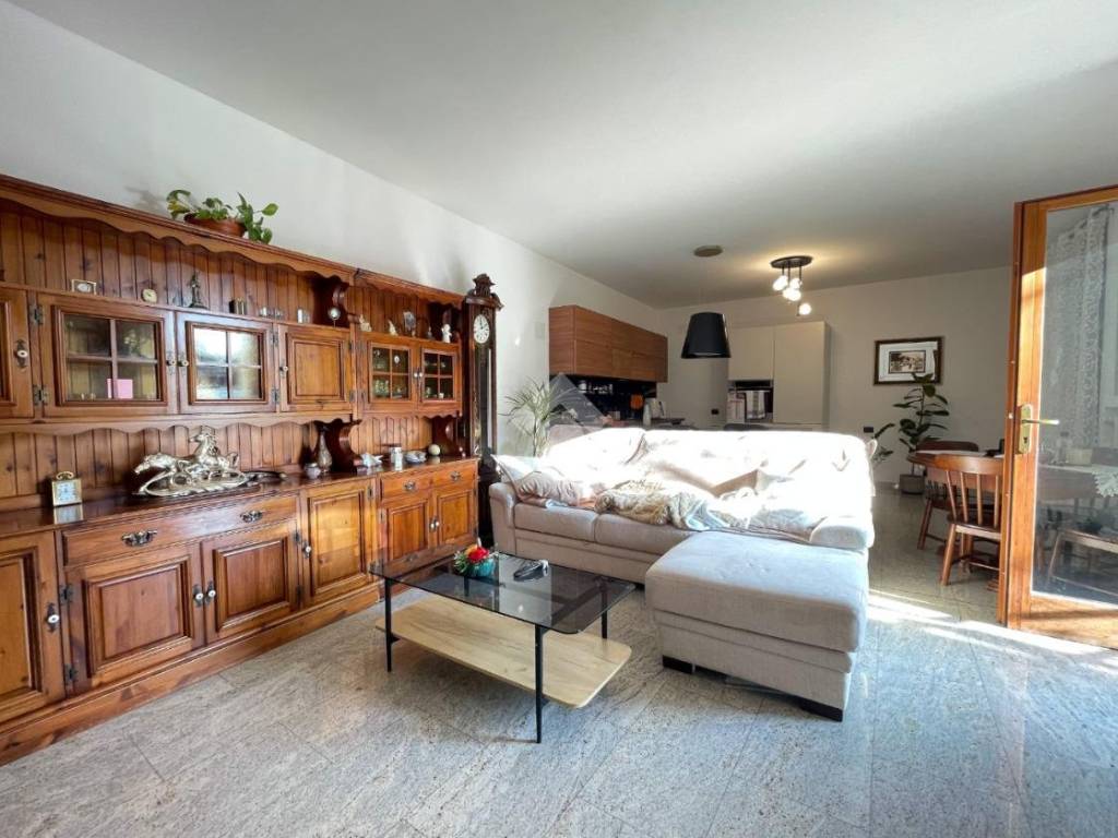 Casa indipendente a Porto ceresio in Via Cuasso - Foto 2