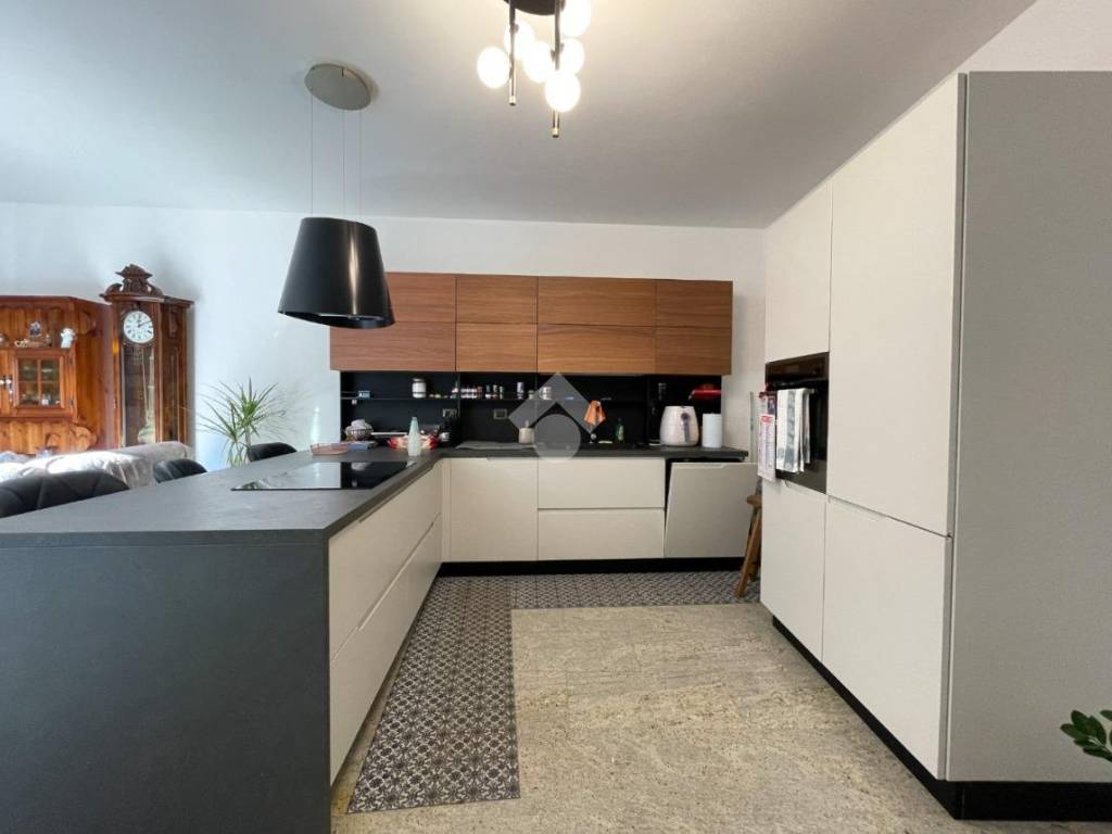 Casa indipendente a Porto ceresio in Via Cuasso - Foto 3