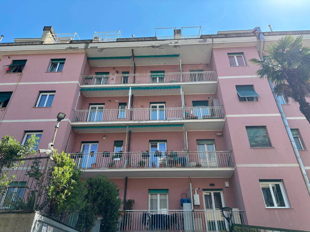 Appartamento a Genova in Via Emilio Massone - Foto 2
