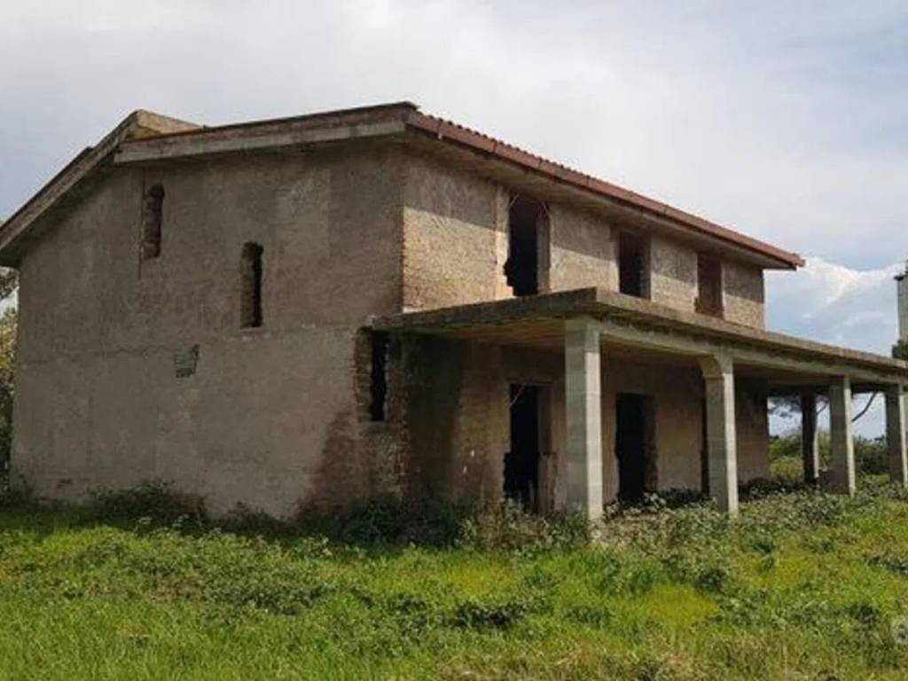 Villa a Aprilia in Via Lampione S.N.C. - Foto 5