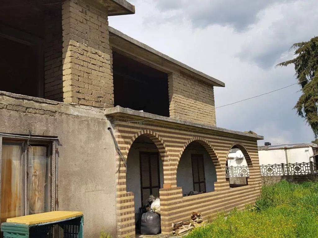 Villa a Aprilia in Via Levanzo S.N.C. - Foto 2