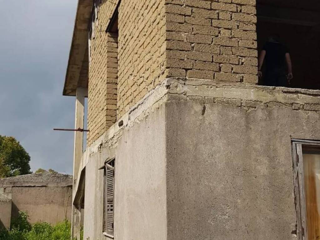 Villa a Aprilia in Via Levanzo S.N.C. - Foto 5