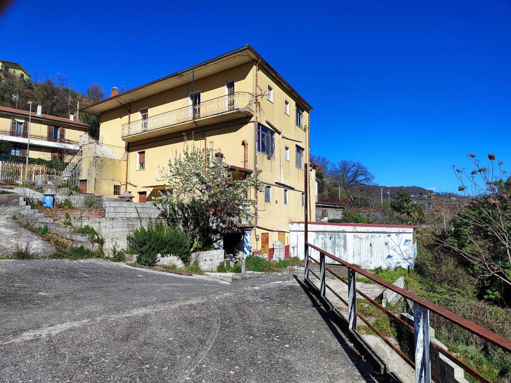 Villa a Montefalcione in Via Stazione - Foto 2
