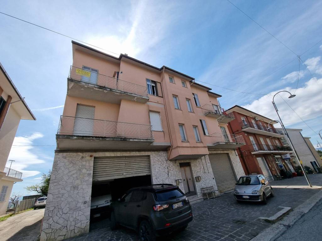 Appartamento a Loro piceno in Viale della Vittoria - Foto 3