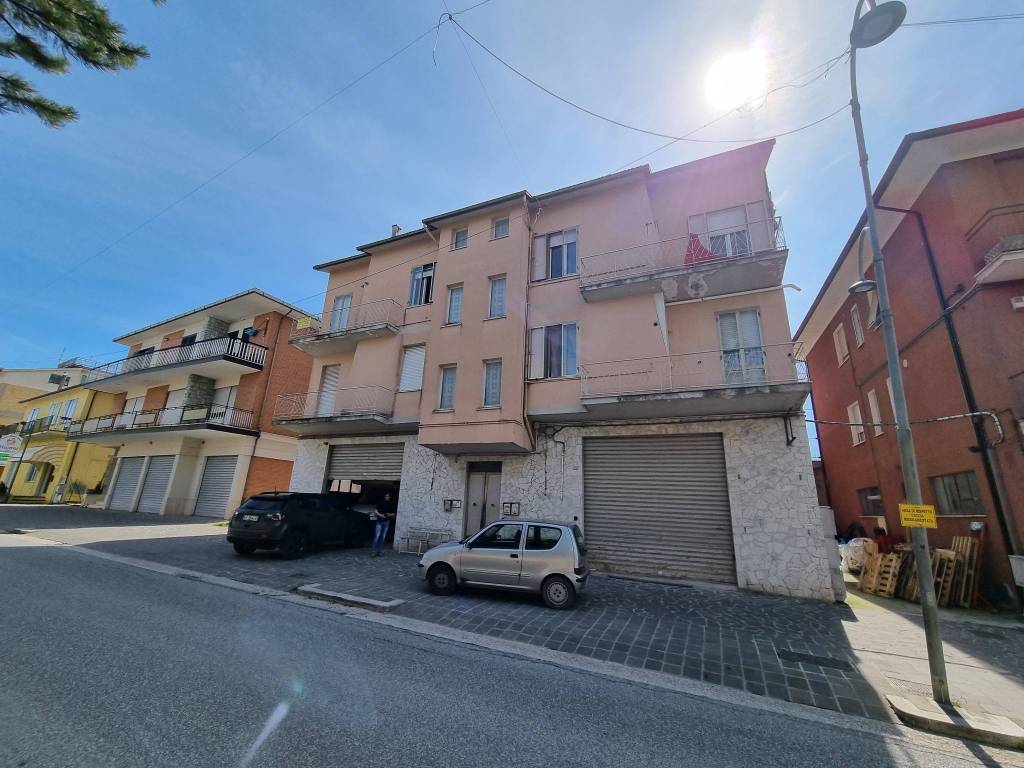 Appartamento a Loro piceno in Viale della Vittoria - Foto 4