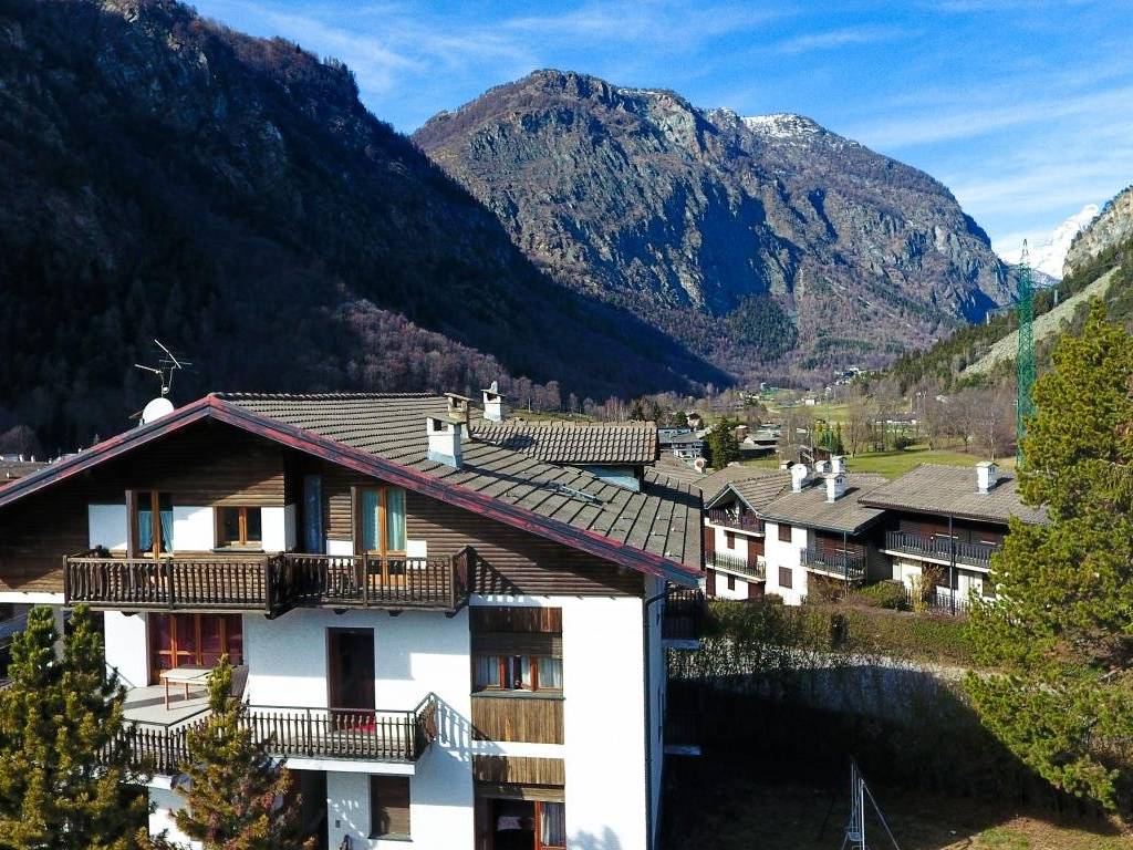 Casa indipendente a Antey-saint-andrè in Località Capoluogo, 12 - Foto 4