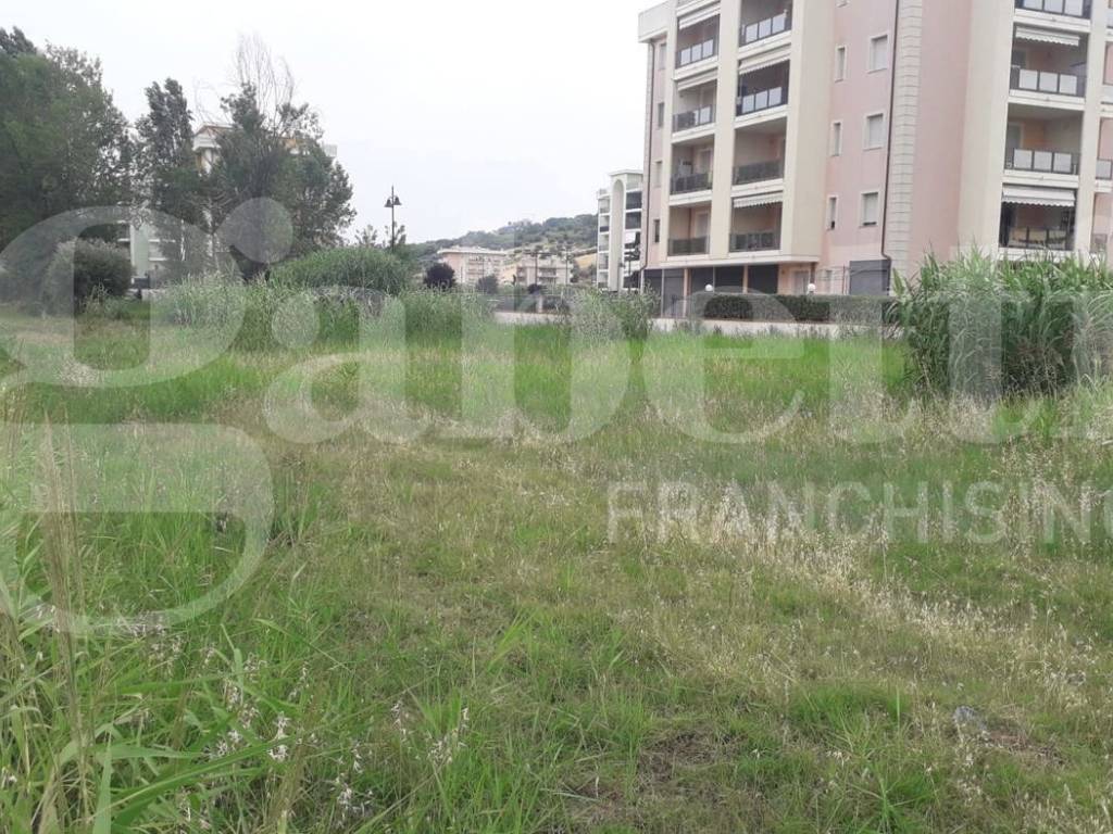 Terreno a Alba adriatica in Via Verona, snc - Foto 4