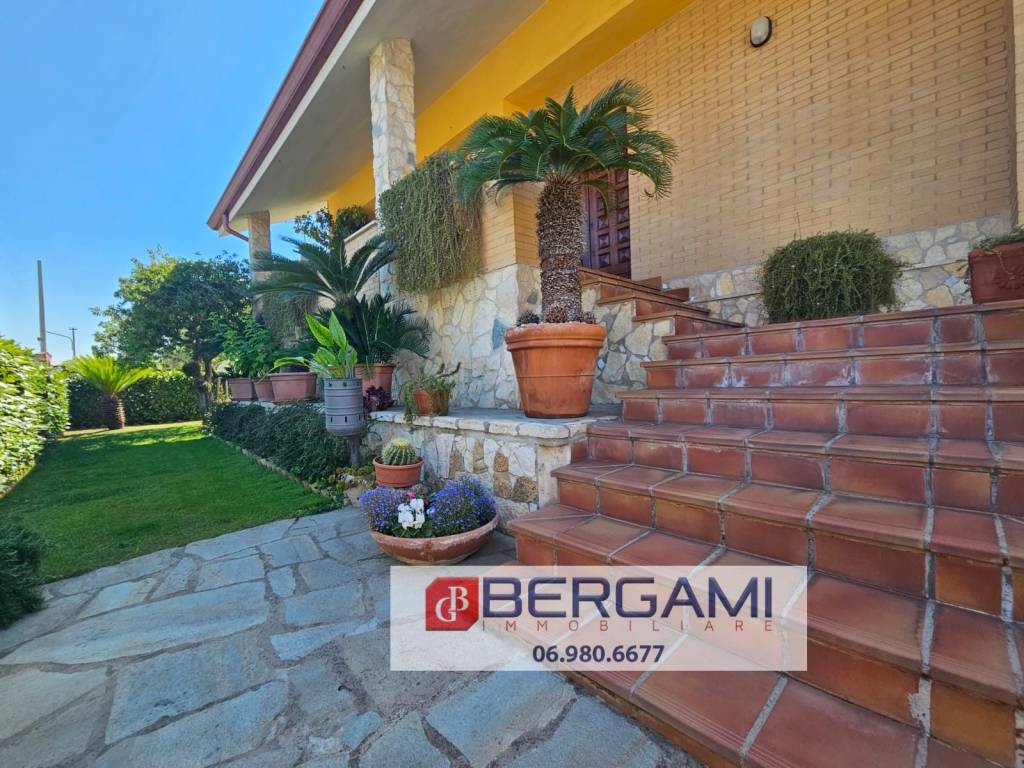 Villa a Nettuno in Via Beato Padre Pio, 5 - Foto 2