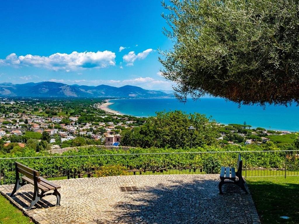 Appartamento a San felice circeo in Piazza Vittorio Veneto - Foto 2