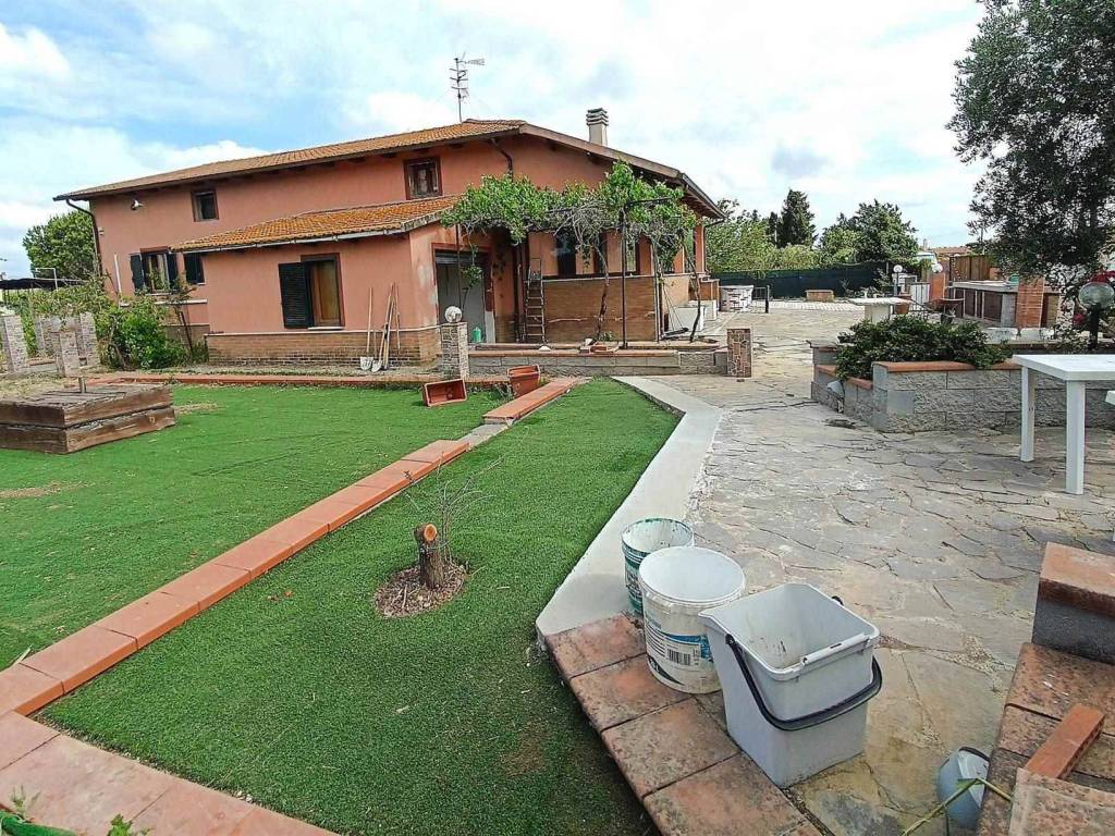Villa a Grosseto in 5 KM DA GROSSETO 5 KM DAL MARE - Foto 2