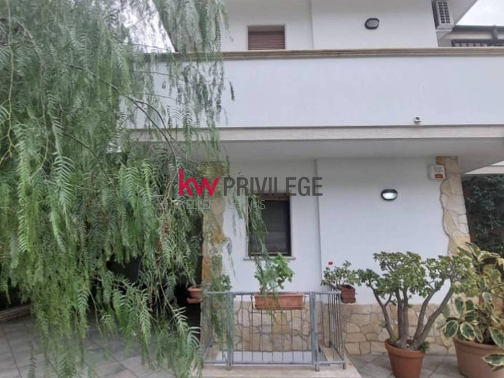Villa a Carovigno in Via Fortore - Foto 2