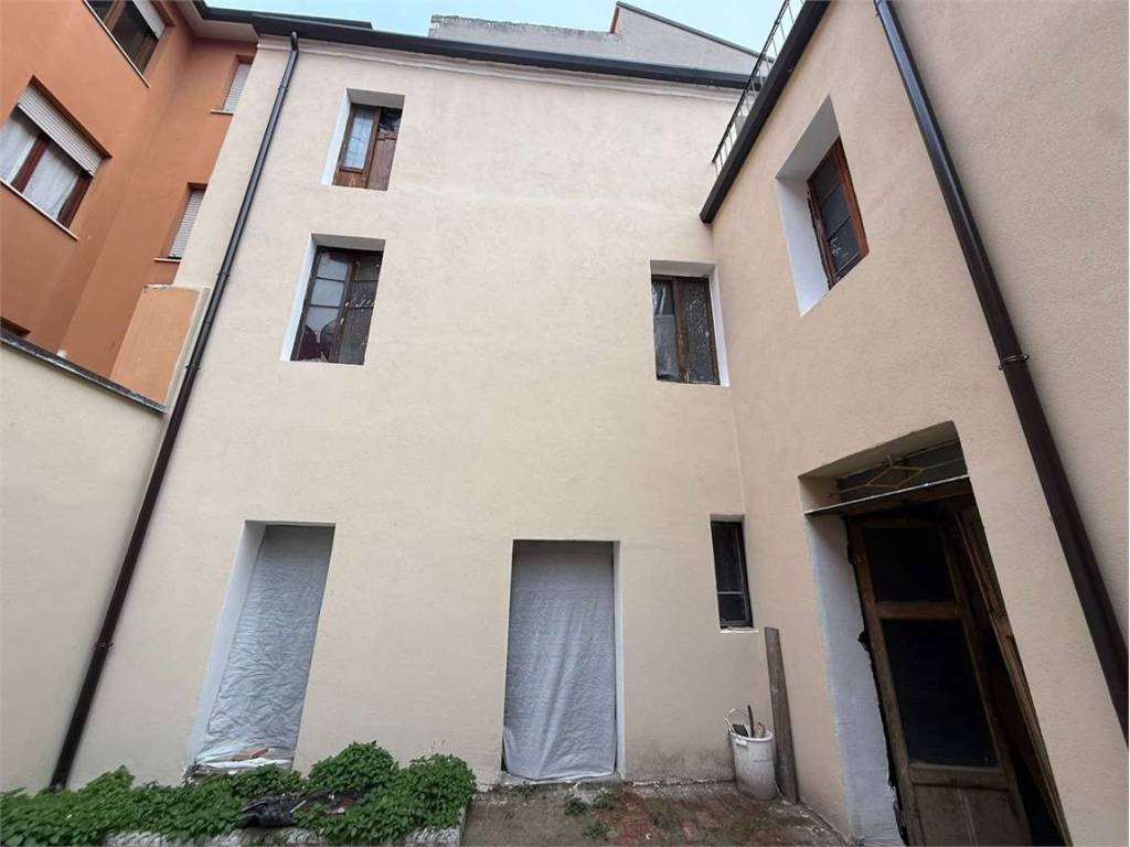 Casa indipendente a Ferrara in Via Lucchesi , 8 - Foto 2