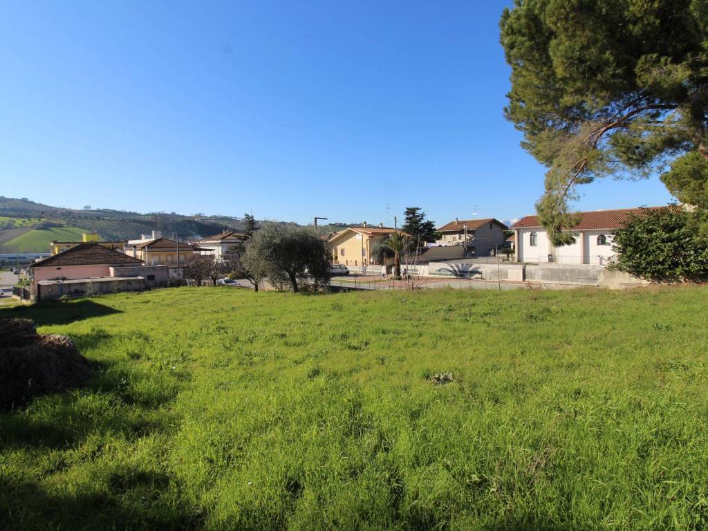 Terreno a Tortoreto in Via Salino - Foto 2