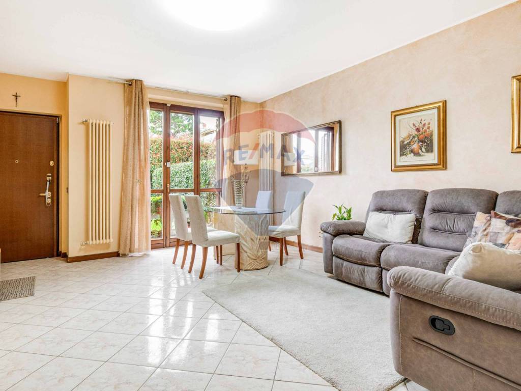 Villetta a schiera a Caronno pertusella in Via Edison, 192 - Foto 2