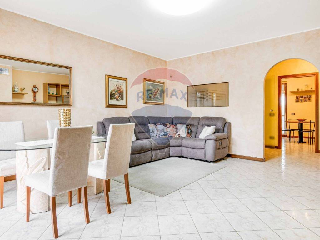 Villetta a schiera a Caronno pertusella in Via Edison, 192 - Foto 3