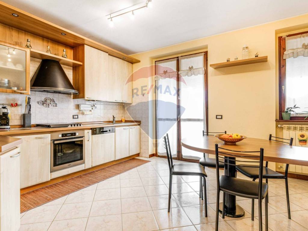 Villetta a schiera a Caronno pertusella in Via Edison, 192 - Foto 4