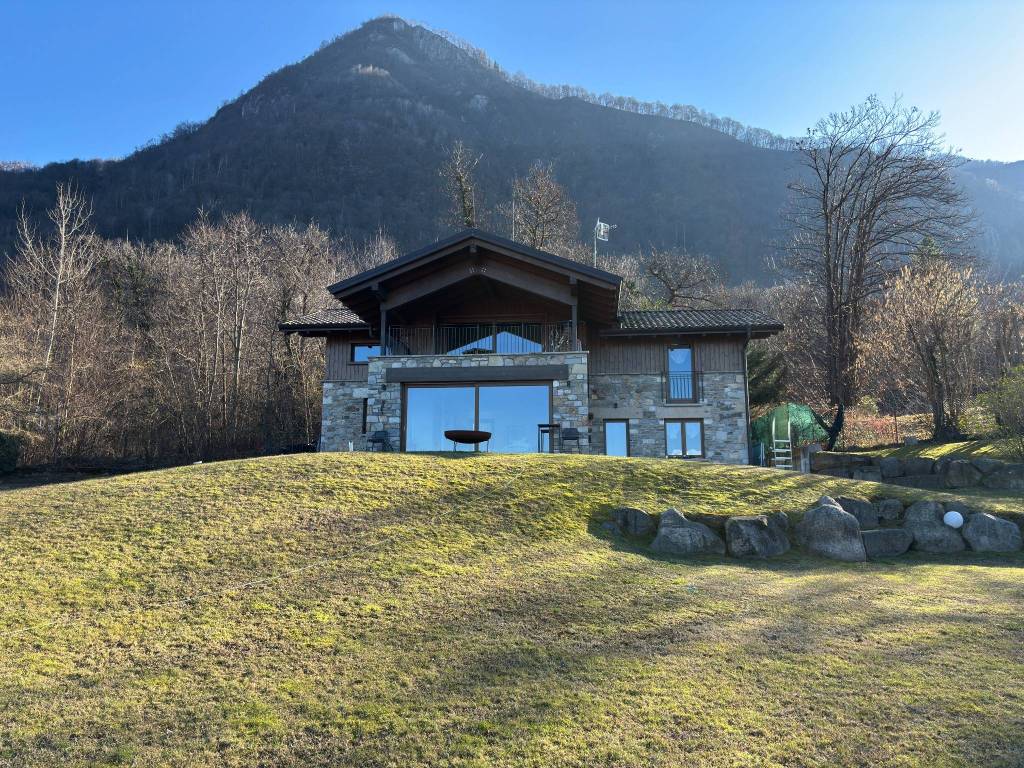Villa a Castelveccana in Località Pira Pianeggi, 32 - Foto 2