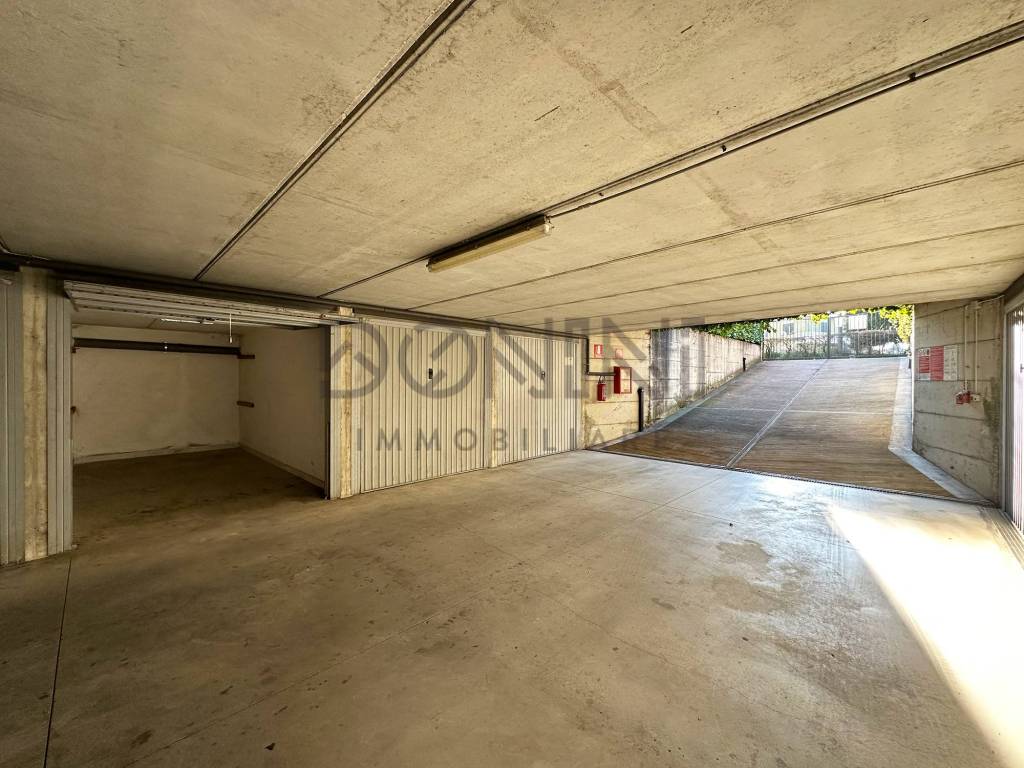 Box / garage a Tradate in Via Paolo Thaon de Revel, 6 - Foto 2