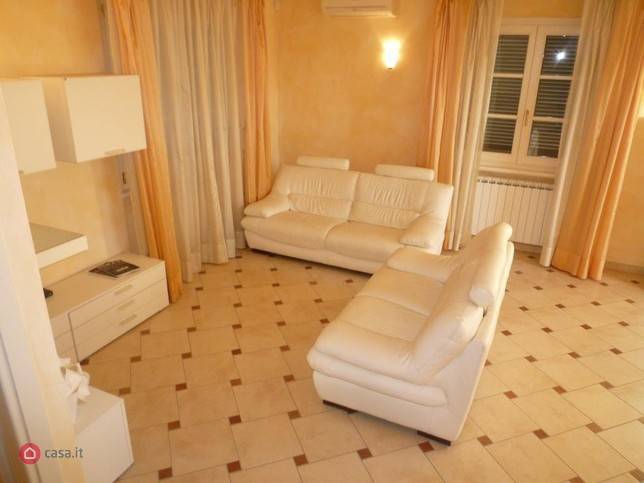 Villa a Pietrasanta in Via Castruccio Castracani, 13 - Foto 2