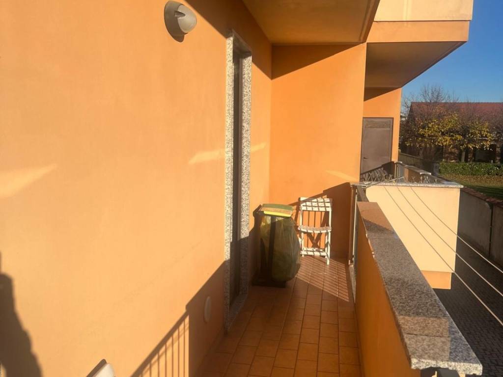 Appartamento a Trecate in Via Coloredo - Foto 3