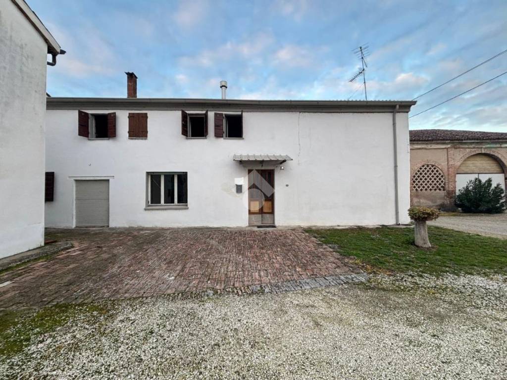 Casa indipendente a Roncoferraro in Via Gulli Comandante - Foto 2