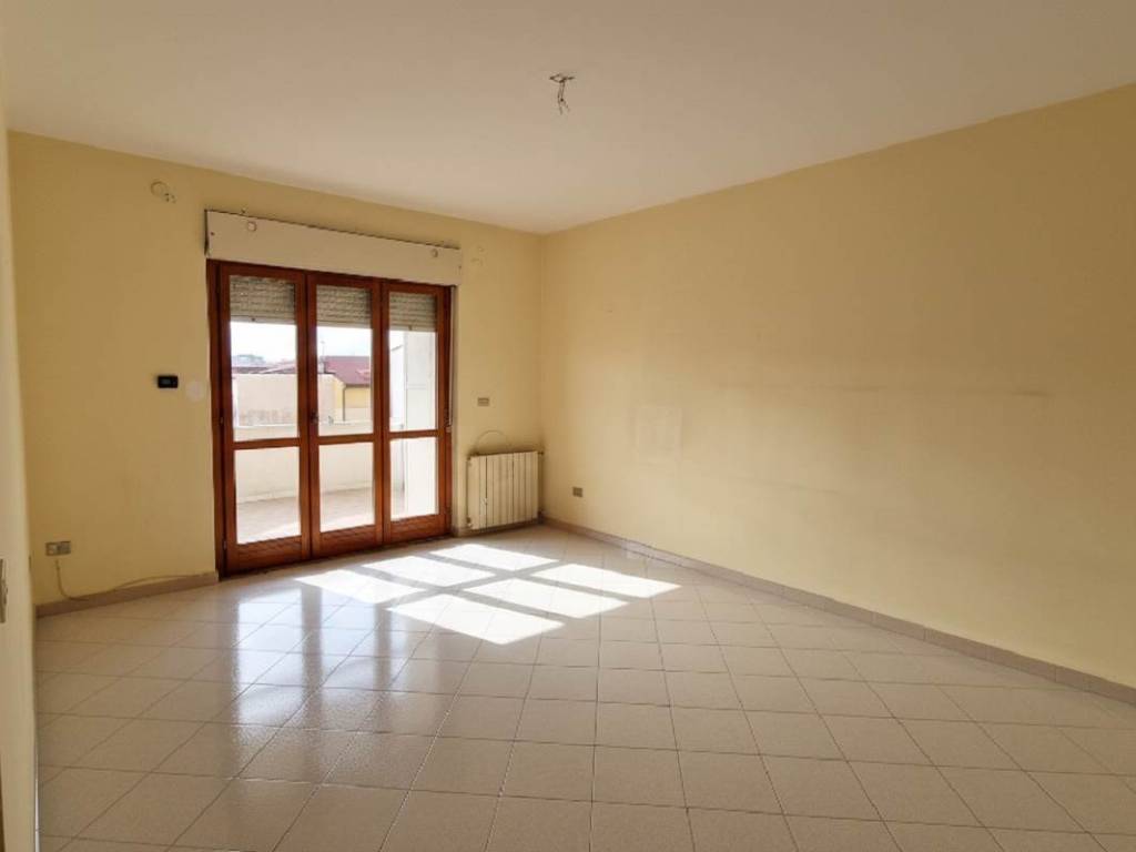 Appartamento a Mondragone in PIAZZA G.FALCONE - Foto 4