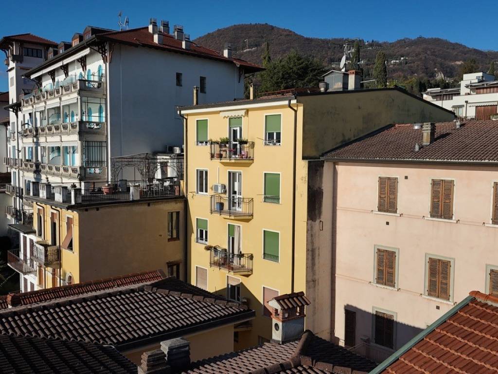 Appartamento a Gardone riviera in Corso della Repubblica, 44 - Foto 2