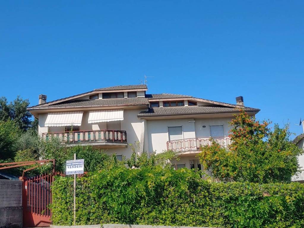 Villa a Folignano in Via Ancona - Foto 3